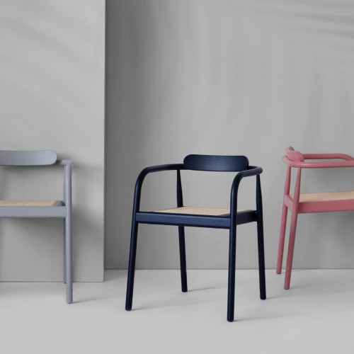 krzesło, krzesło  Please Wait to be Seated