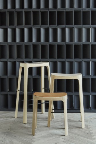 stołek, stołek   Please Wait to be Seated