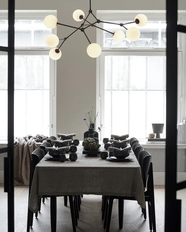 249004_Drop_Chandelier_Bulp_-_Grey_5m_-_mood_2.jpg