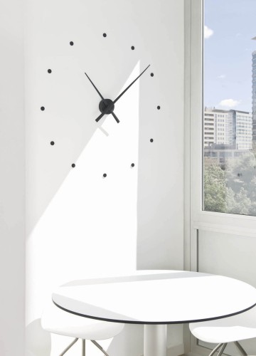 zegar wiszący, zegar ścienny Nomon