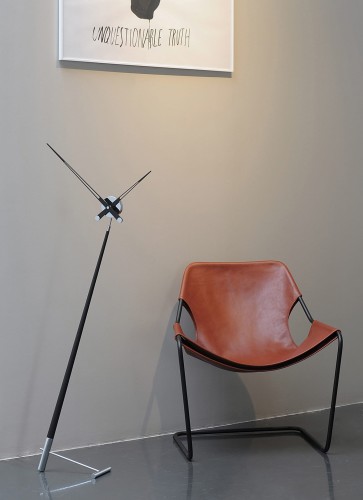 zegar wiszący, zegar ścienny Nomon