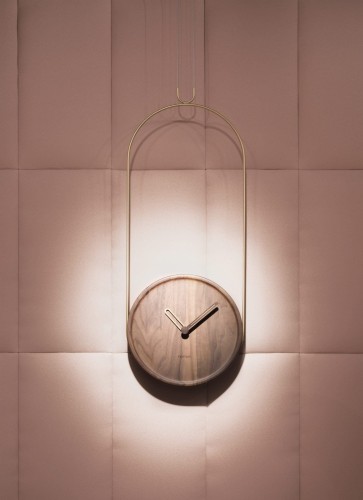 zegar wiszący, zegar ścienny Nomon