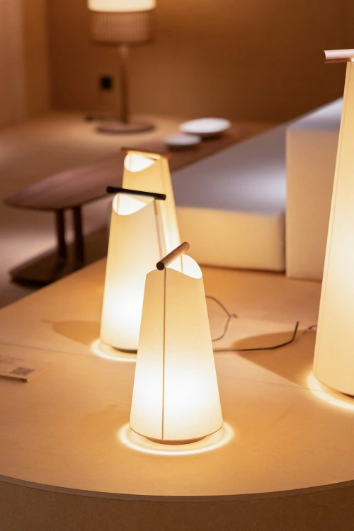 lampa stołowa, lampa bezprzewodowa Nomon