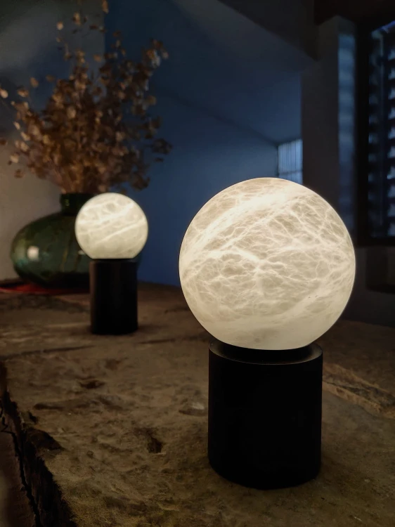lampa bezprzewodowa, lampa stołowa  Alma Light