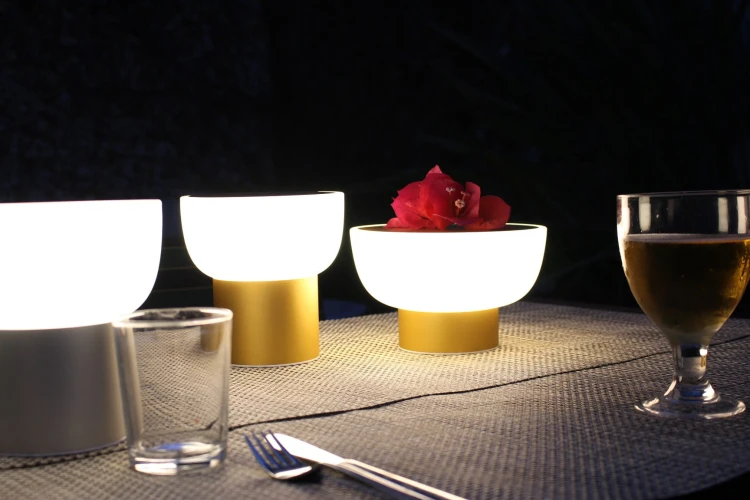 lampa bezprzewodowa, lampa stołowa  Alma Light
