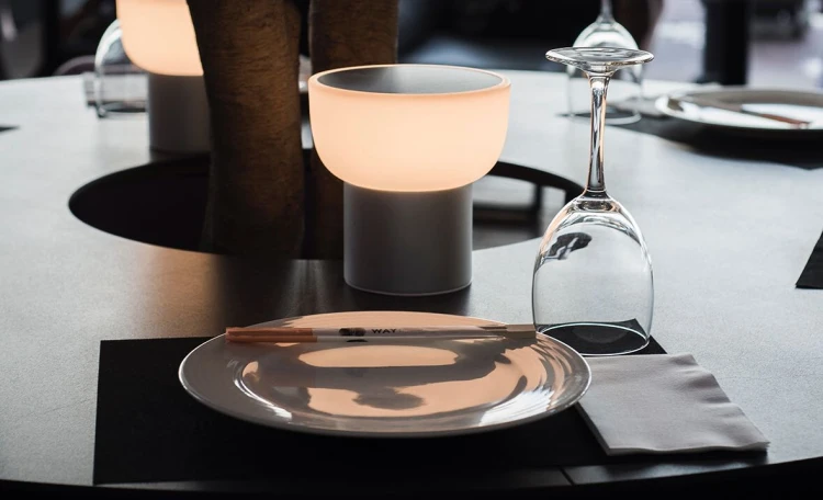 lampa bezprzewodowa, lampa stołowa  Alma Light